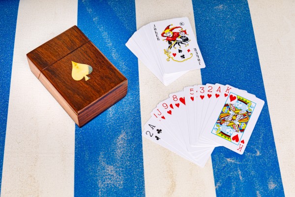 Kartenspiel Holzbox