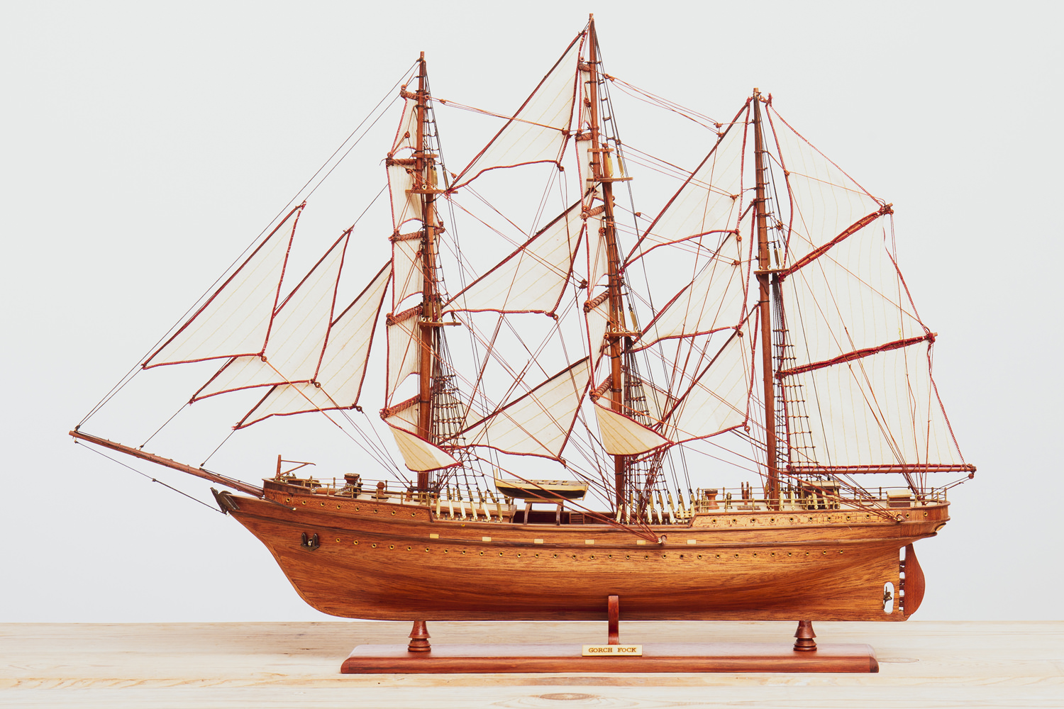 Modellschiff aus Holz 40 cm Schiffsmodell Gorch Fock 