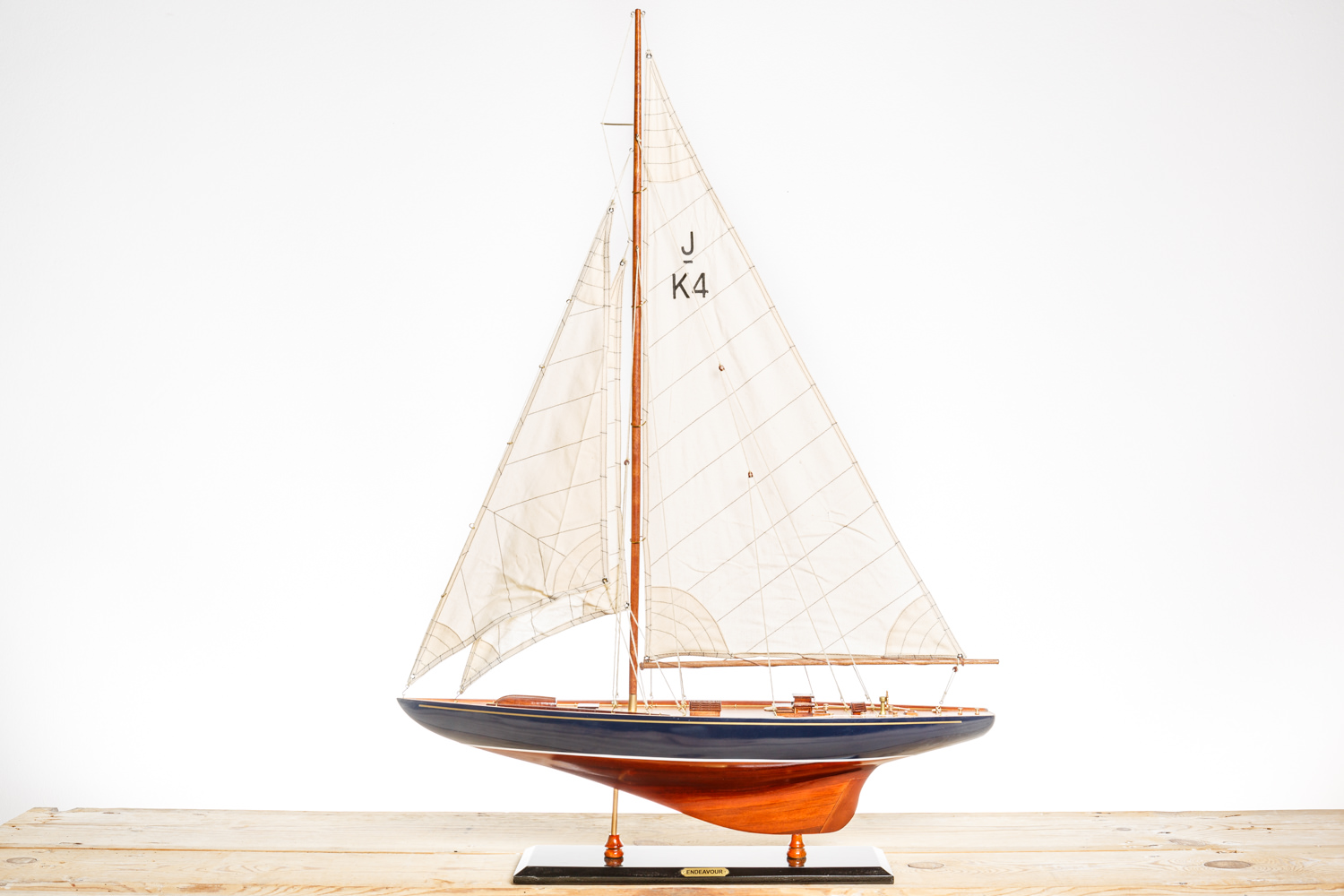 Wandbild maritim Halbmodell Yacht Schiffsrumpf auf Holz 