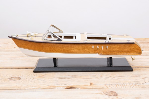 Modell italienisches Rennboot