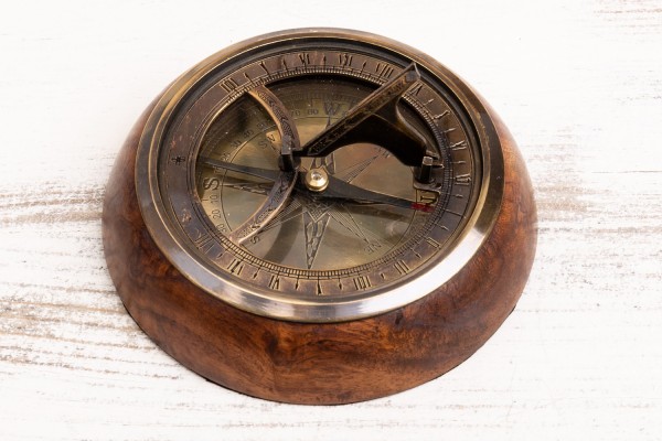 Sonnenuhr Kompass Holz Messing antik