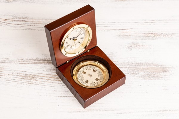 Uhr und Kompass Holzbox